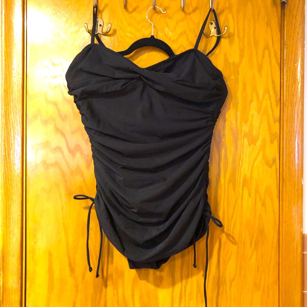 Avenue NWT Ruched Twist “Magic” Swimsuit sz 18
